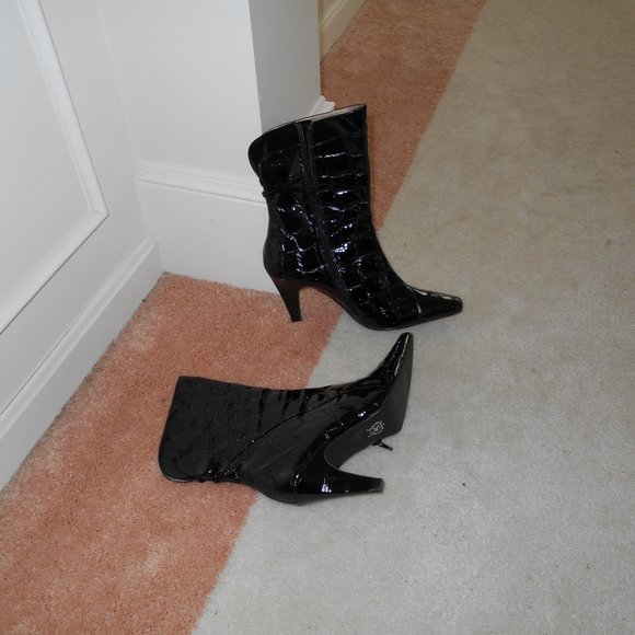 Black Patent Boots - Picture 3 of 7